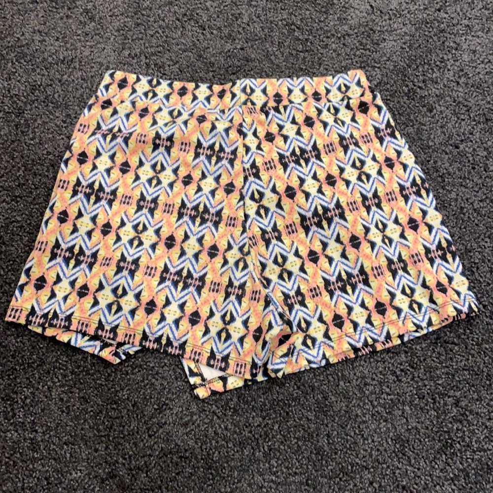 Patterned Skort - Picture 2 of 7